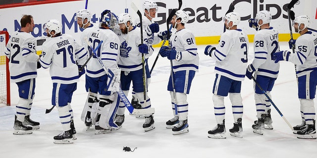 Los Leafs celebran su victoria