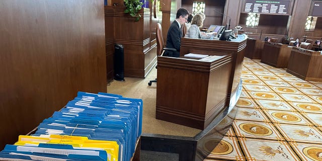 Oregon Republican senators vow to continue boycot until last day of session 2 Oregon bills