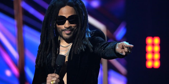 Lenny Kravitz was ‘nervous’ what mom would think first time he wore women’s clothes Lenny Kravitz was ‘nervous’ what mom would think first time he wore women’s clothes