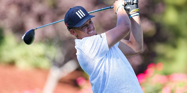 Patrick Mahomes golfing