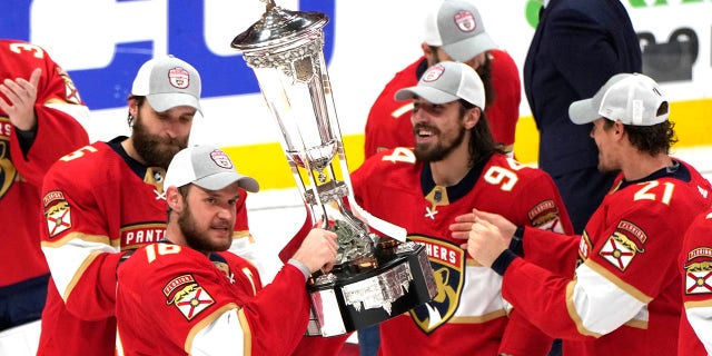 Florida Panthers celebrating sweeps