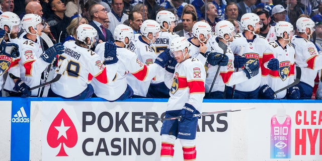 Nick cousins ​​after the goal