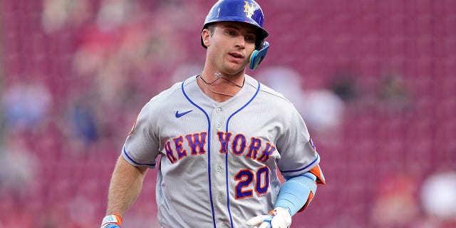 Pete Alonso after homer in Cincy