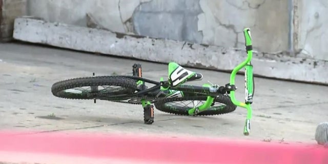 Philadelphia teen shot, killed, 2 others and 7-year-old boy wounded in quadruple taking pictures