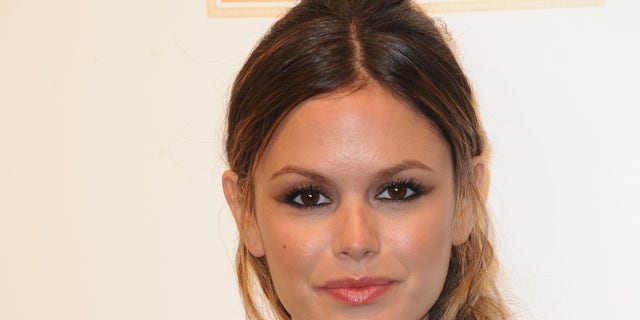 Rachel Bilson Claims She Got Fired From A Job After Sharing 'favorite ...