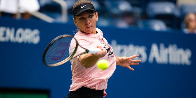 Simona Halep's right