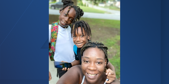 Sir'Antonio-Brown-With-Family