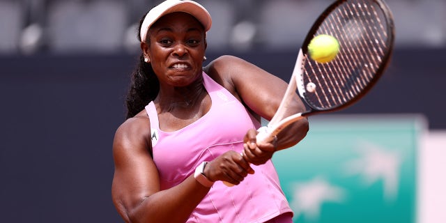 Sloane Stephens backhand