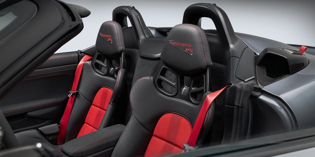 spyder seats