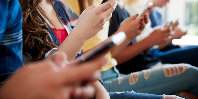 Teens And Social Media: American Psychological Association Issues ...