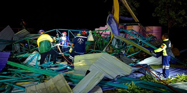 Siete muertos en Tailandia tras el derrumbe del techo de una escuela 4 Colapso del techo de Tailandia