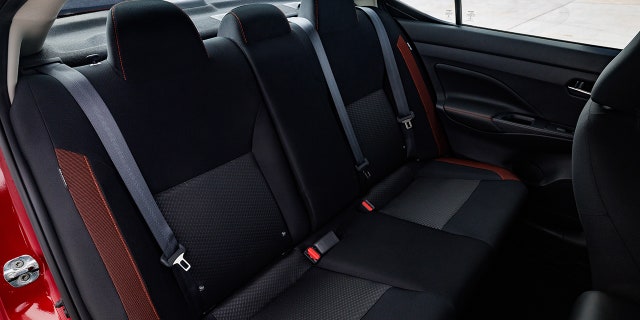 versa rear seats