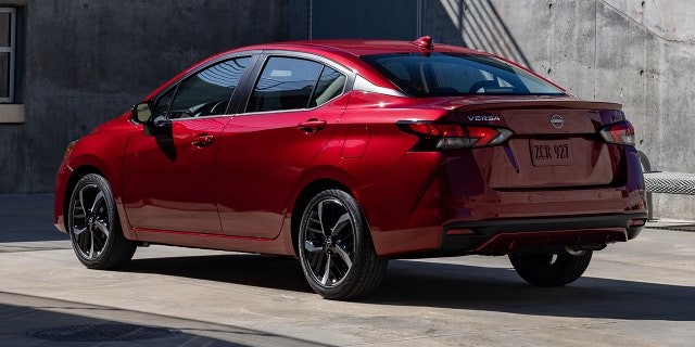 versa rear