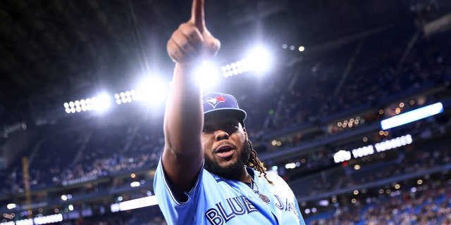 Vlad Jr pointing