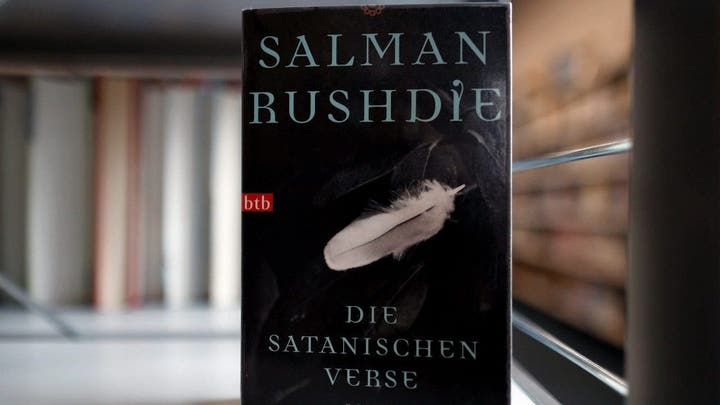 SALMAN RUSHDIE — who was recently stabbed by Islamic terrorist over The Satanic Verses — makes rare appearance to warn about the end of free speech 🚨
