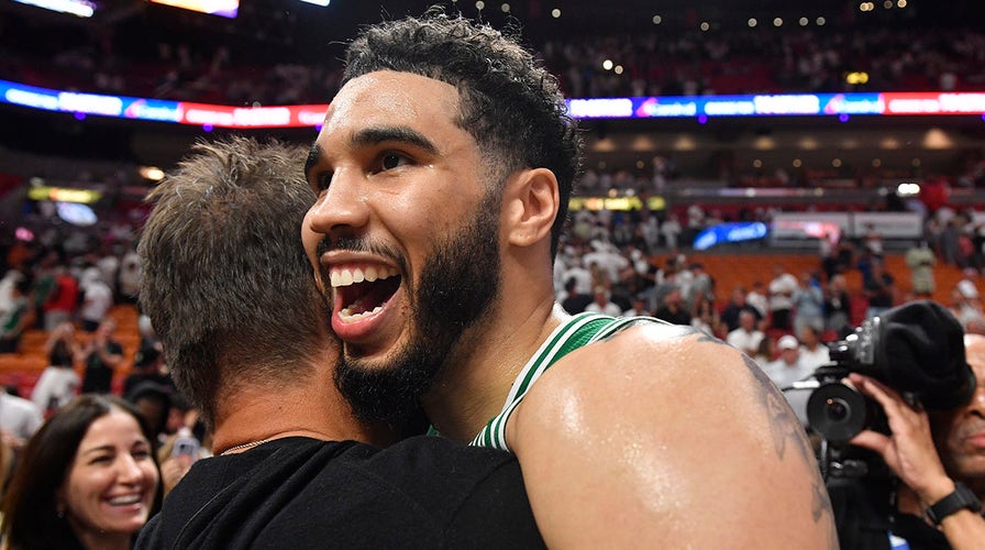 Jayson Tatum Boston Celtics Unsigned 2022 NBA Eastern Conference First  Round Game 1 Winning Buzzer-Beater Photograph