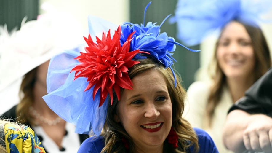Photo gallery: Fun and extravagant Kentucky Derby hats  display picture 1