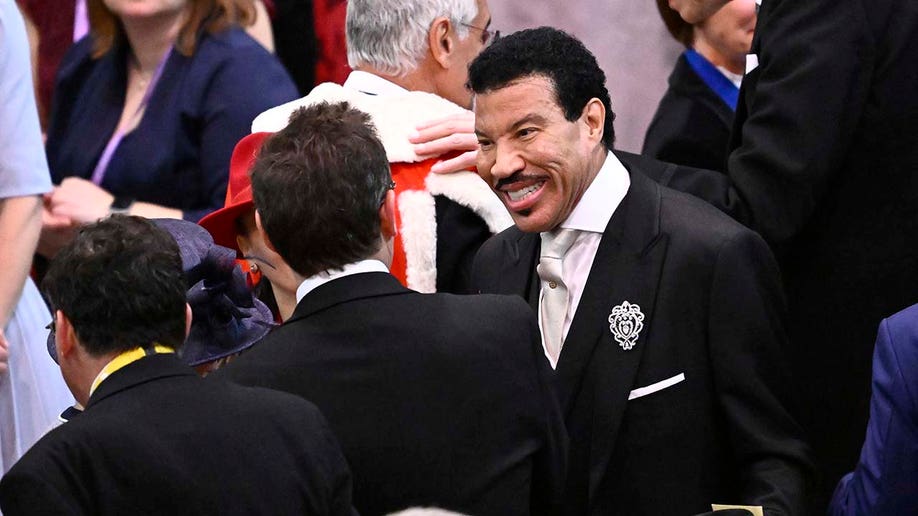 Lionel Richie arrives at Westminster Abbey. 