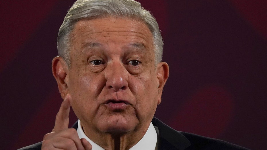 Mexican government forces freight lines to prioritize passenger rail Mexican government forces freight lines to prioritize passenger rail