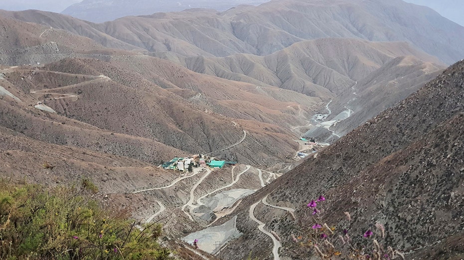 Fire at gold mine in Arequipa, Peru leaves 27 dead