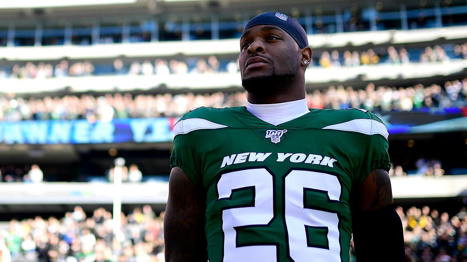 Jets surprisingly cut ex-Steelers running back Le'Veon Bell