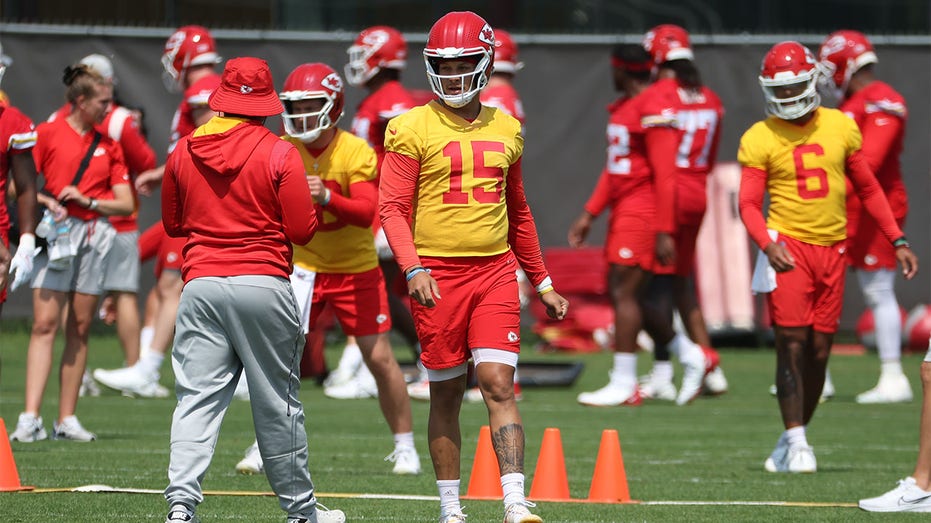 Chiefs' Patrick Mahomes focused on legacy and winning rings, not money