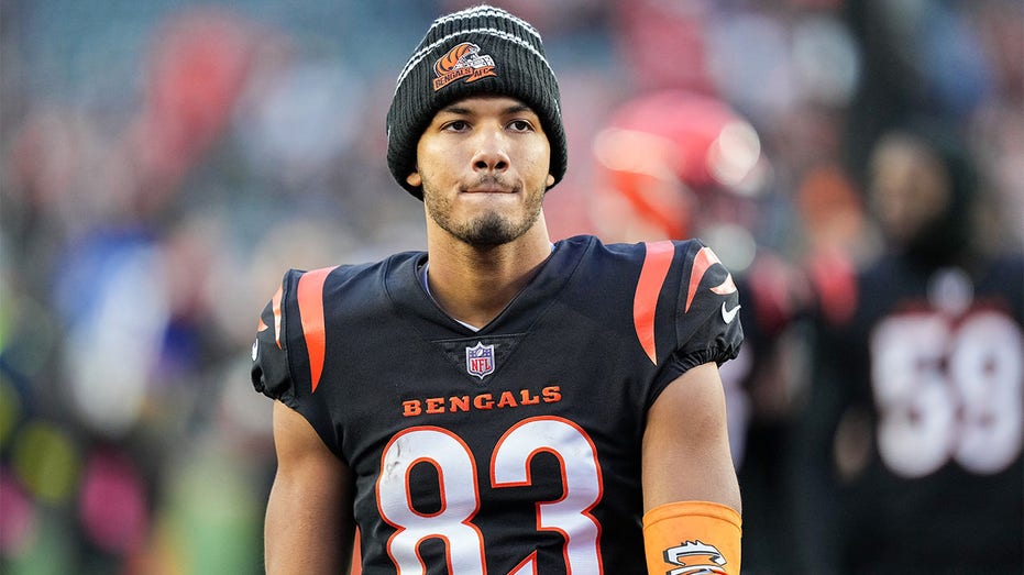 Wide receiver Tyler Boyd of the Cincinnati Bengals warms up before News  Photo - Getty Images