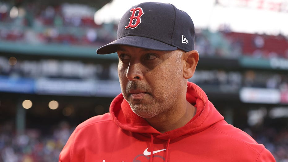 Red Sox’s Alex Cora wants front office to be ‘greedy’ at trade deadline, slights AL East foes thumbnail