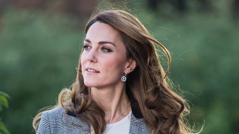 Kate Middleton hospitalized for surgery, expected to stay for up to 2 weeks
