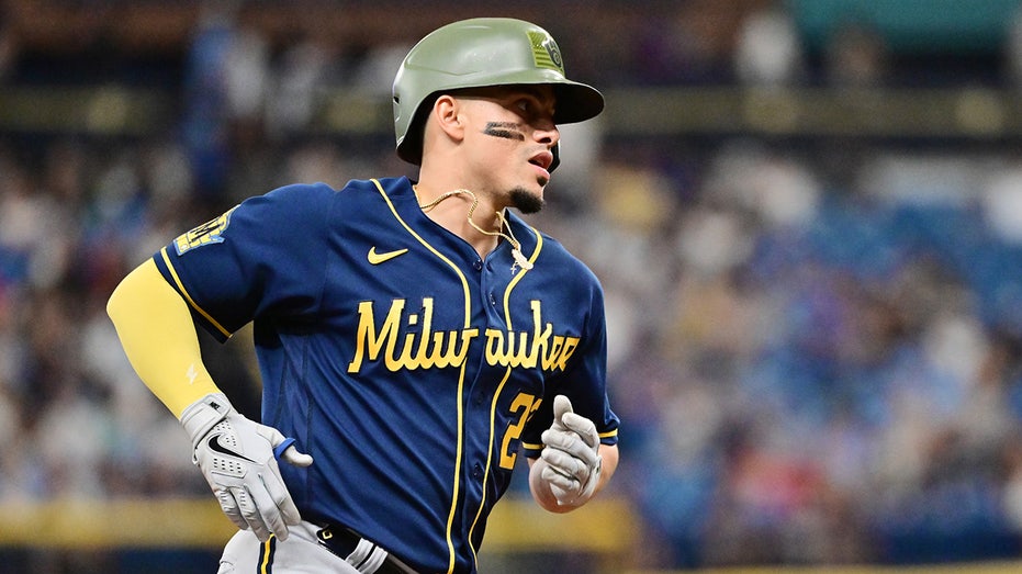 Brewers’ Willy Adames exits game, hospitalized after being hit by a foul ball