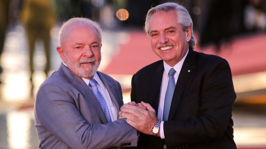 Brazil’s Lula and Argentina’s Fernandez seek to avoid US dollar as peso sinks