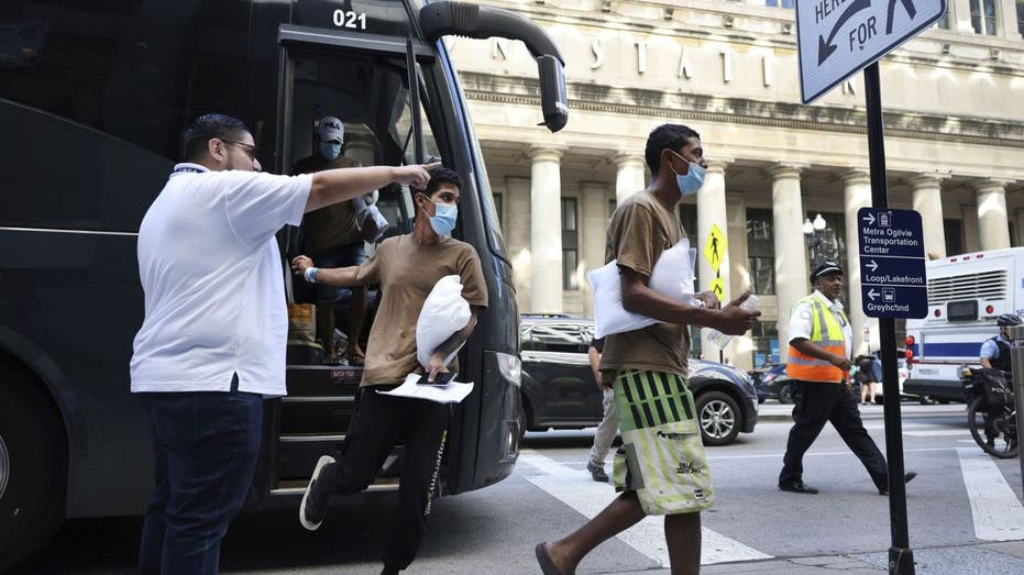 Chicago residents enraged by migrant housing plan displacing seniors, youth: 'Blatant disrespect'