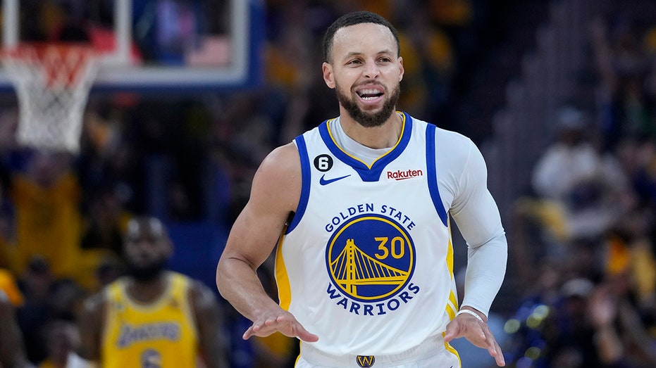 Warriors stave off elimination, beat Lakers in Game 5 to send series back  to LA, National Sports