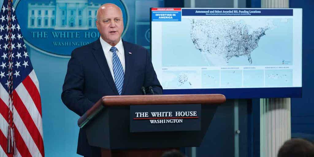 Biden campaign co-chair brushes off Sanders' comparison of campus chaos to Vietnam: 'Over-exaggeration' - Vimarsana News