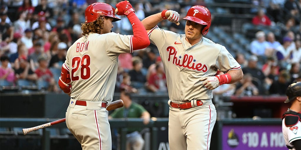 Phillies J.T. Realmuto hits for the cycle, tussles with Torey Lovullo