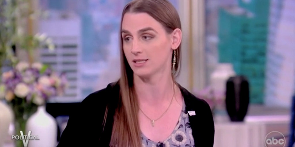 ZOOEY-ZEPHYR-JOINS-THE-VIEW.jpg?ve=1&tl=