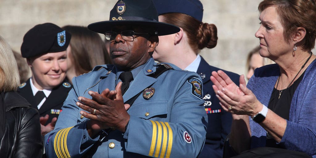 Kansas Gov. Kelly taps DEA inspection chief to head highway patrol - Vimarsana News