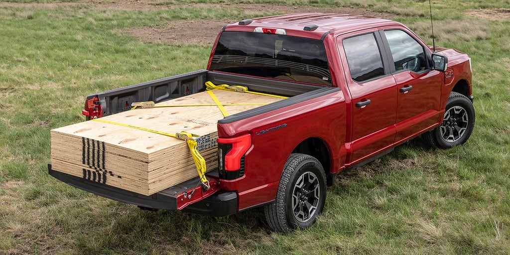 Here's how far the electric F-150 can really haul a load, according to AAA - Vimarsana News