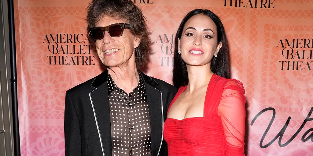 Mick Jagger's girlfriend Melanie Hamrick shares how rocker encouraged her to write debut erotic novel - Vimarsana News