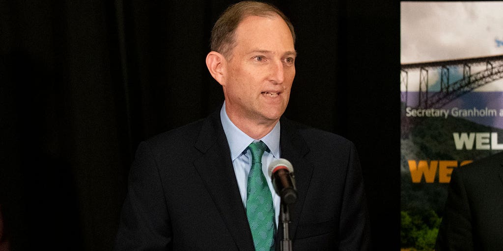Virginia energy CEO raked in massive ESG bonuses amid scrutiny over overcharging, PAC donation - Vimarsana News