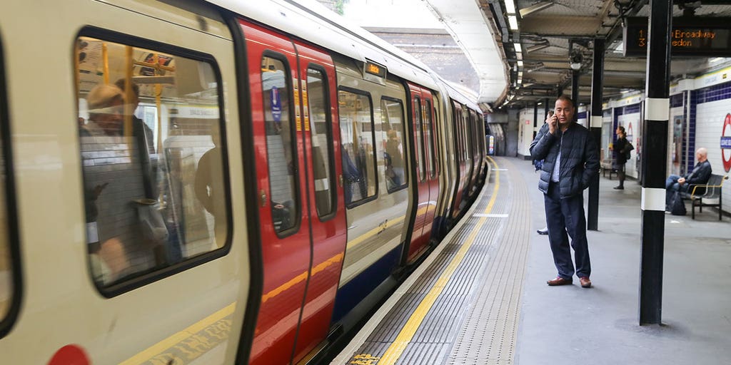 Passenger stabs himself to death in middle of London subway station - Vimarsana News