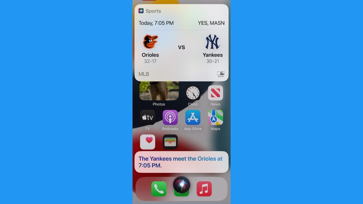 Screenshot of Siri tracking score of a Baseball game