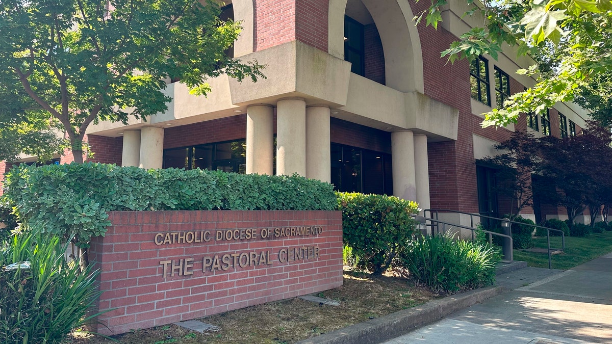 Sacramento church takes in migrants 