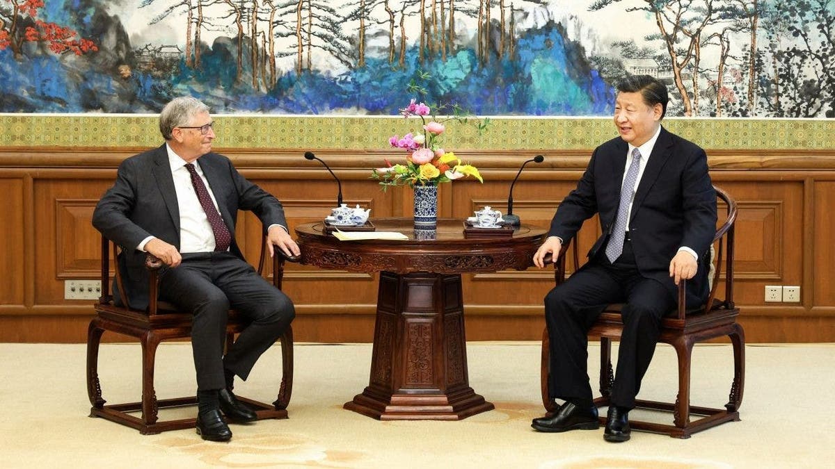 Bill Gates meets with Chinese President Xi Jinping. Sen. Rand Paul alleged Sunday that Bill Gates contributes heavily to gain-of-function research similar to that performed in a Wuhan, China lab.