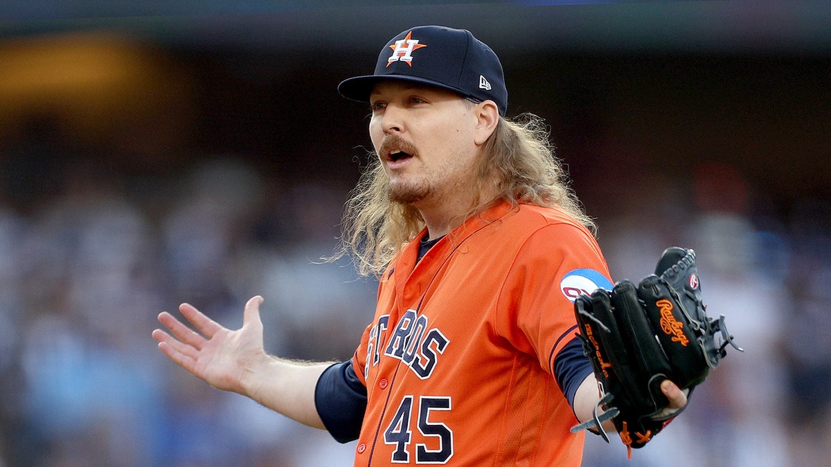 Astros' Ryne Stanek unleashes on umpires after controversial balk