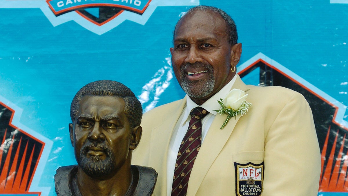 Pro Football Hall Of Famer Bob 'The Boomer' Brown Dies At 81 | Fox News