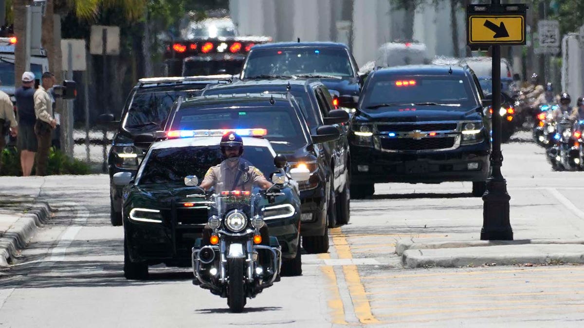 The motorcade for former US President Donald Trump arrives to the Wilkie D. Ferguson Jr. United States Courthouse