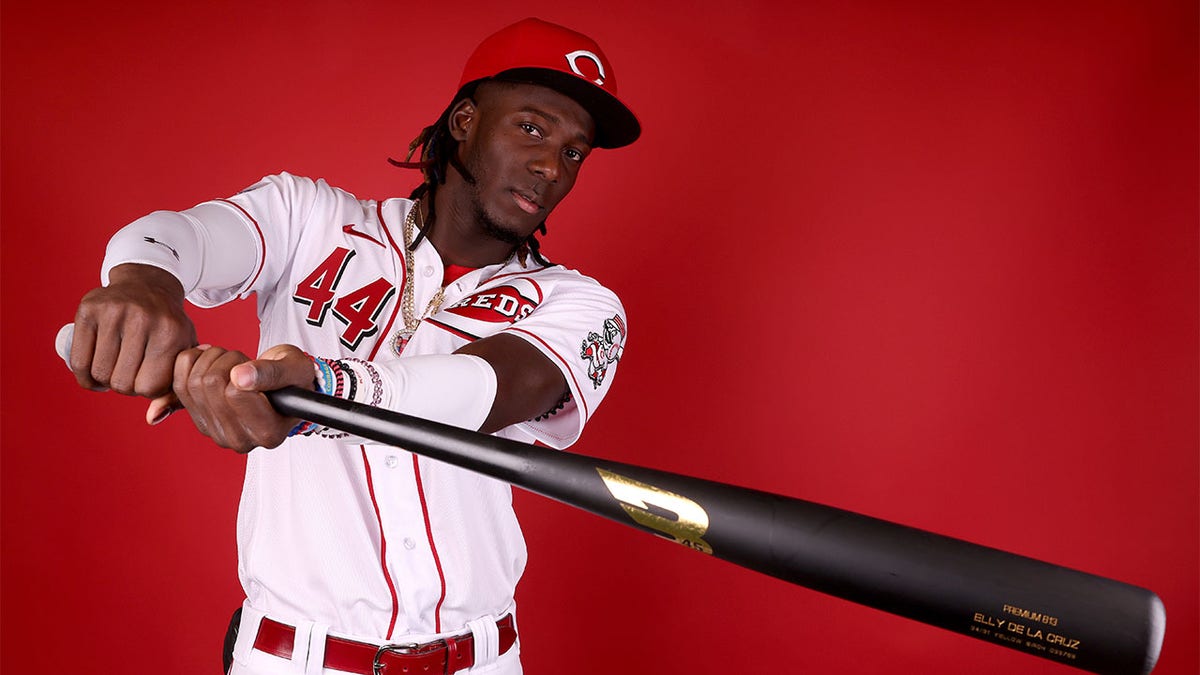 Reds' Elly De La Cruz is MLB's top prospect and a unicorn, and he's almost  here