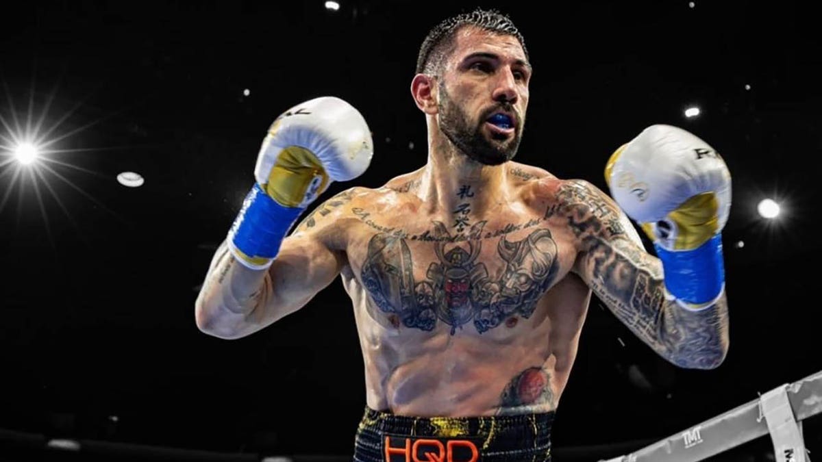 John Gotti III fights Floyd Mayweather Jr.