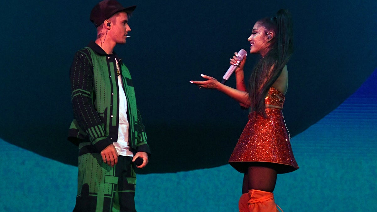 Justin Bieber, Ariana Grande performing